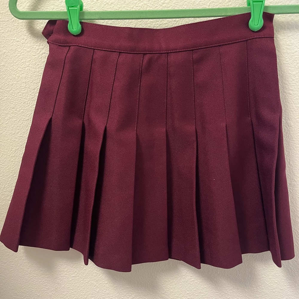 American Apparel Burgundy Pleated Mini Skirt - Picture 2 of 3
